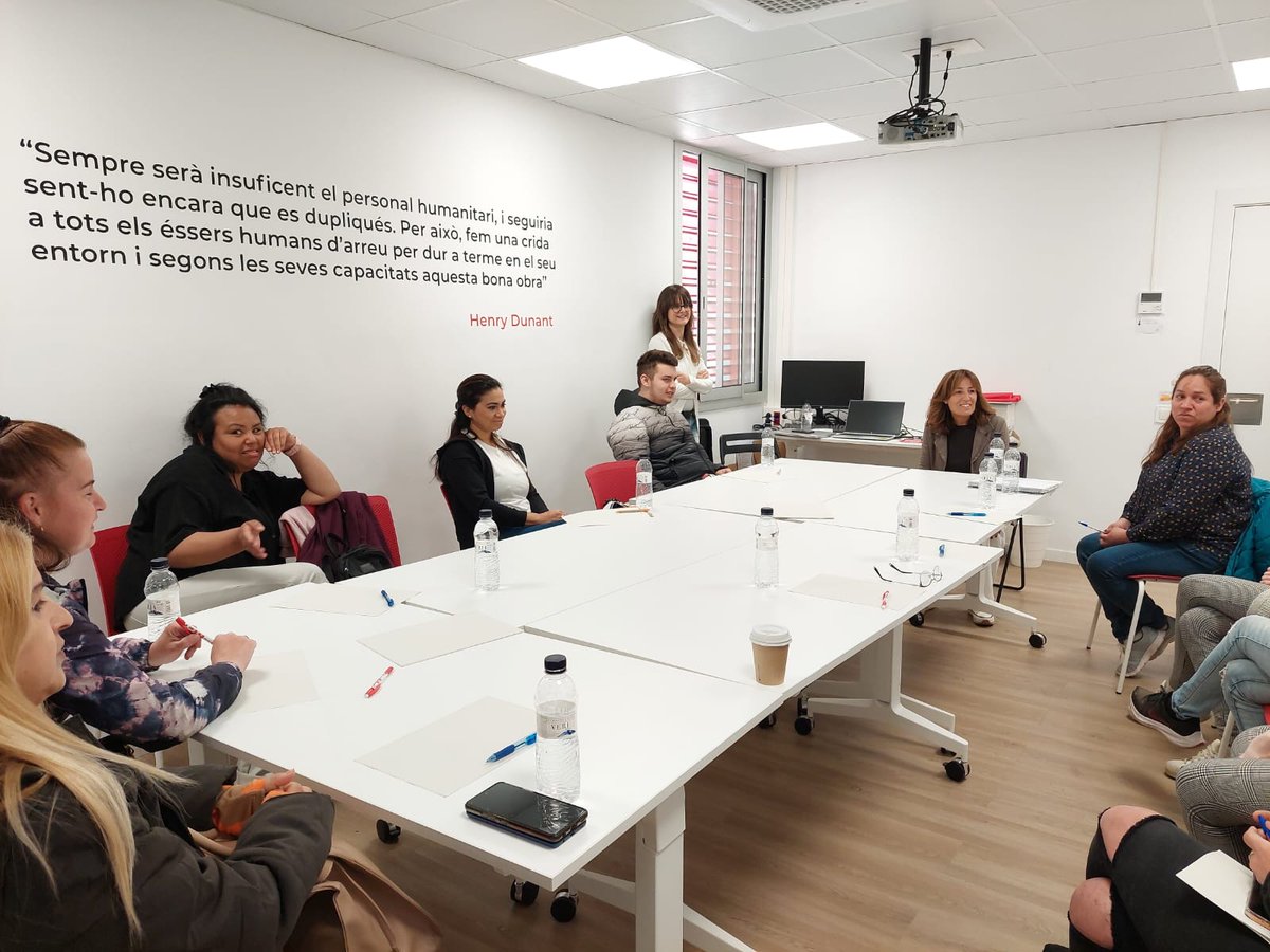 OcupacioCR's tweet image. Primera sessió del Curs d&apos;Auxiliar de Recepció a càrrec de @quadpackgroup, edició que aquesta vegada fem pel #ProgramaONA a @CRCornella i @CreuRojaSJD 

#OcupacioCreuRoja #PlanEmpleoCruzRoja