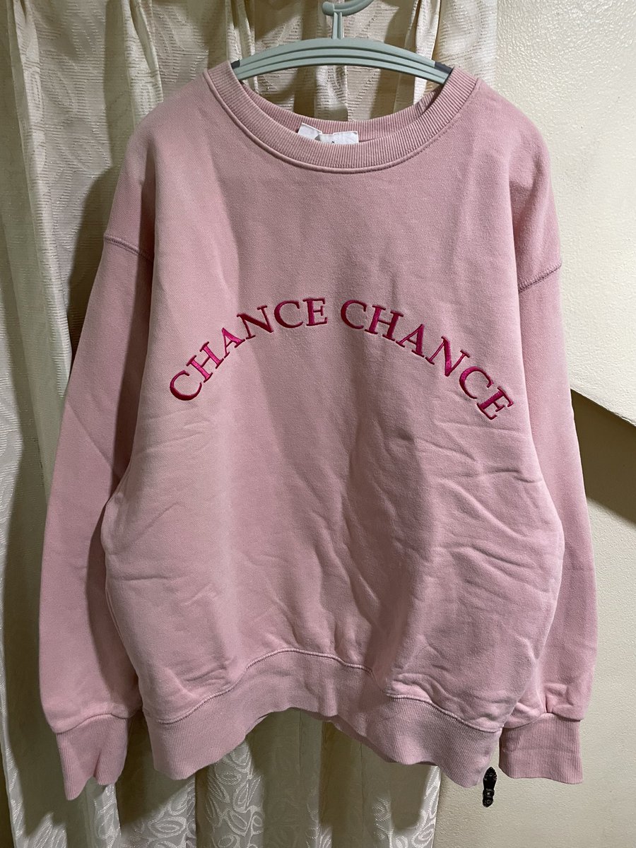 useddbyp's tweet photo. chance chance (ตัวที่ 2)ตัวนี้ผ้าดีมากๆๆ งานปัก สีชมพูน่ารักๆเลย
อก 44 ยาว 27 สภาพ 8/10 ตำหนิ สีเฟดที่แขนจะเห็นชัด แต่ตรงด้านหน้าไม่ค่อยชัดน้า
📍ราคา 190 รวมส่ง
#สเวตเตอร์ #สเวตเตอร์มือสอง #ฮู้ด #ส่งต่อเสื้อผ้ามือสอง #ฮู้ดมือสอง #ไอดอลใส่ #chancechance https://t.co/rw31sqspuZ