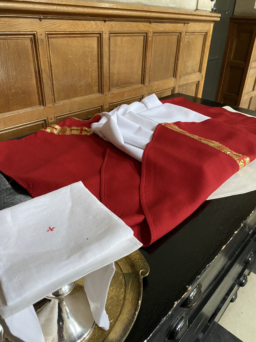 frjacknoble's tweet photo. St Alphage Day! One of our churches in @stgilescg parish is St Alphage London Wall. Just going to the altar for the Weds 10.00 - 10.20am #HolyEucharist in his honour. And here we were to greet the #Resurrection in St Alphage’s Church on Easter Eve! #Alphege #SaintsandAngels https://t.co/3sv8jXpWVC