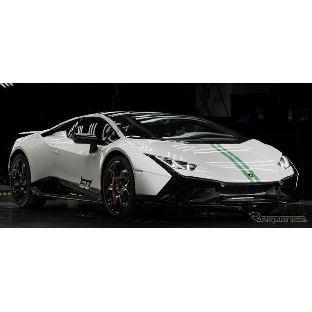 2doors__'s tweet photo. ランボルギーニ創業60��年記念車、「ウラカン・テクニカ」に設定…世界限定60台
https://t.co/ZI9NQPpYWx

ウラカン・テクニカがベースの創業60周年記念車には、2種類が用意される。どちらも、モータースポーツに着想を得て、イタリア国旗のトリコロールカラーを取り入れている！ https://t.co/MVuE41RQGE