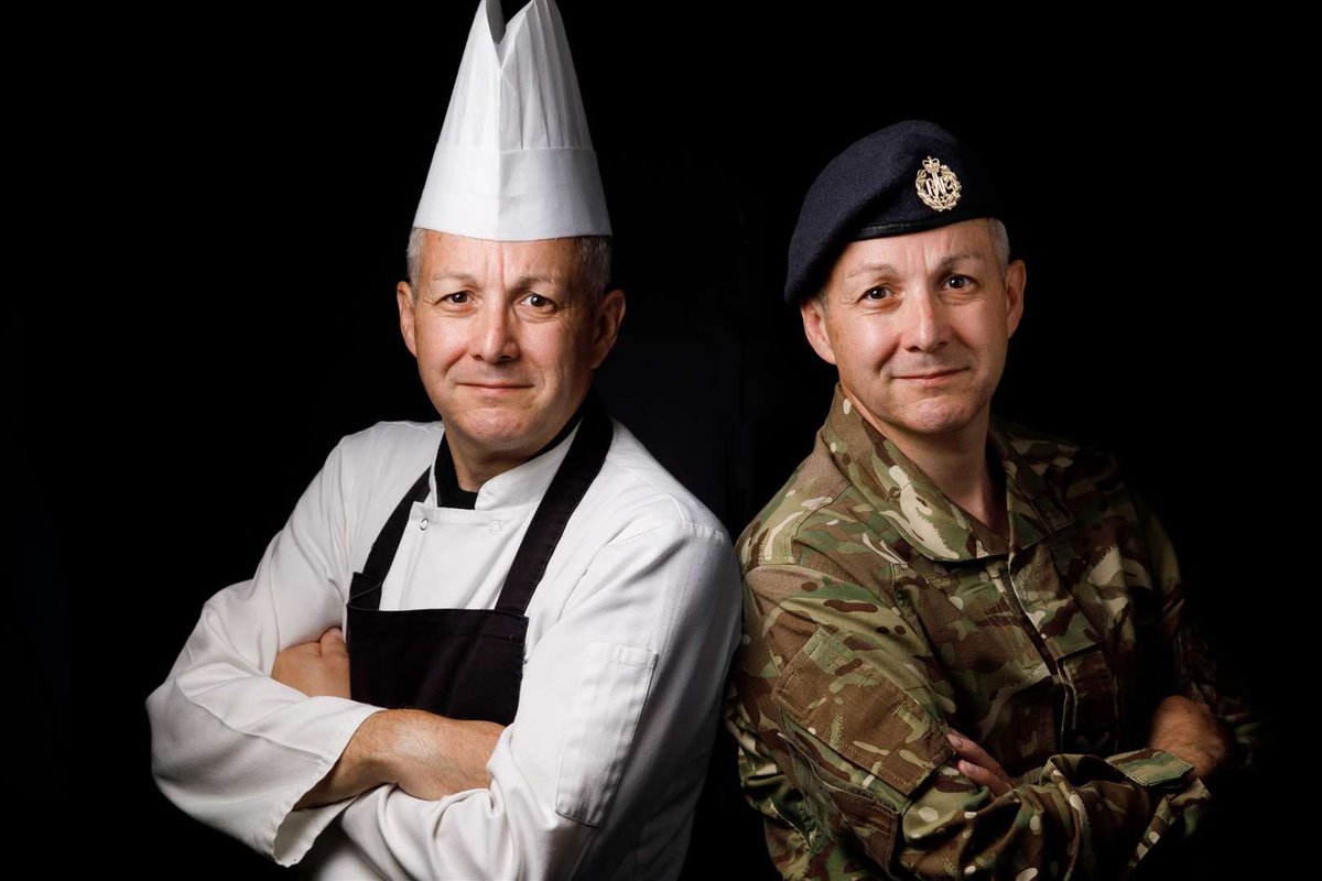 RAFJobsYks_Hbr's tweet image. Sgt O is down at @JCPInLincs at Grimsby to speak about careers in the 
@RoyalAirForce. Doors open any minute now. #NEYHjobfair #DWProud