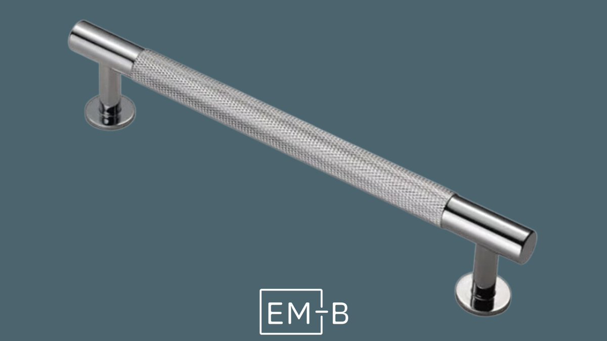 Unsure when to choose a pull handle for your door? 🚪 Discover expert tips here:  #DoorHandles #HomeDesign em-b.co.uk/choosing-a-pul…
