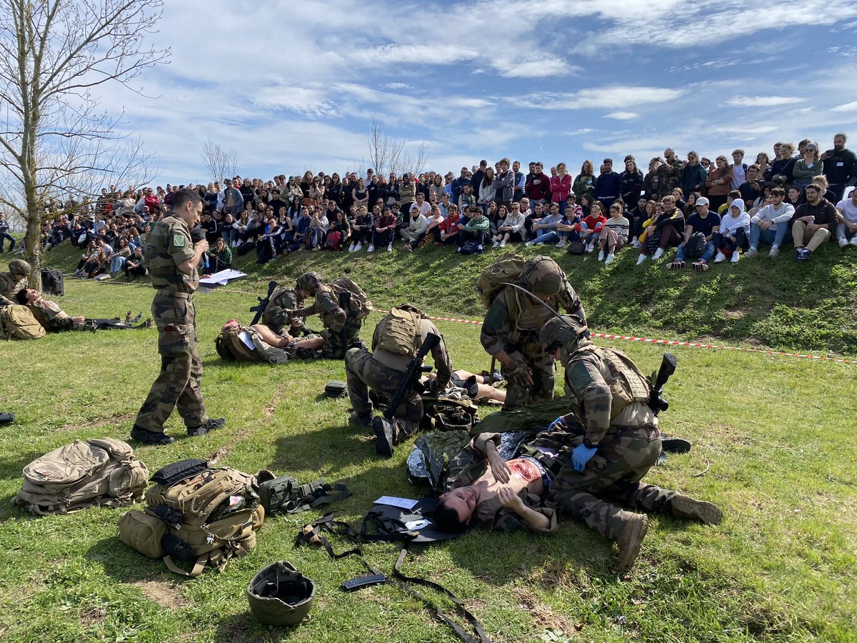 mcdurrieu's tweet photo. 7eme module de médecine militaire inclus à la capacité de médecine de catastrophe du Samu31 et support des cadets de santé https://t.co/Prk1owrFik