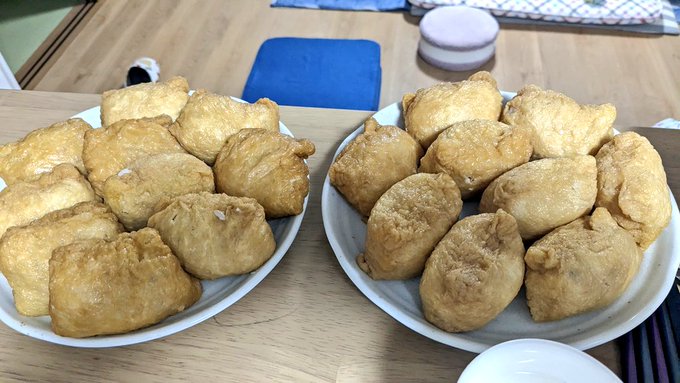 今日は自家製のおいなりさんと手羽中の甘辛焼きつくるよ!! 