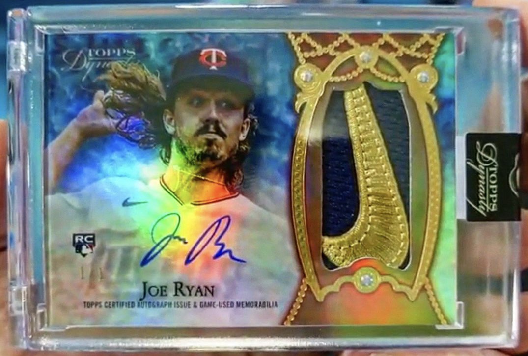 Shouts to @HitmanRips for the @topps dynasty Joe Ryan gold 1:1 Nike swoosh patch #thehobby #whodoyoucollect #toppsdynasty #oneofone