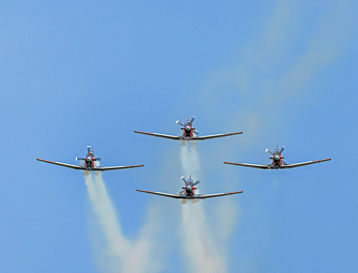 anthonyhershko's tweet photo. Wings over the north
Part 3
The aerobatic team
Beechcraft T-6 Texan II
#Airshow #beechcraft #t6 #texanii #topgun https://t.co/giW0M0oDsA