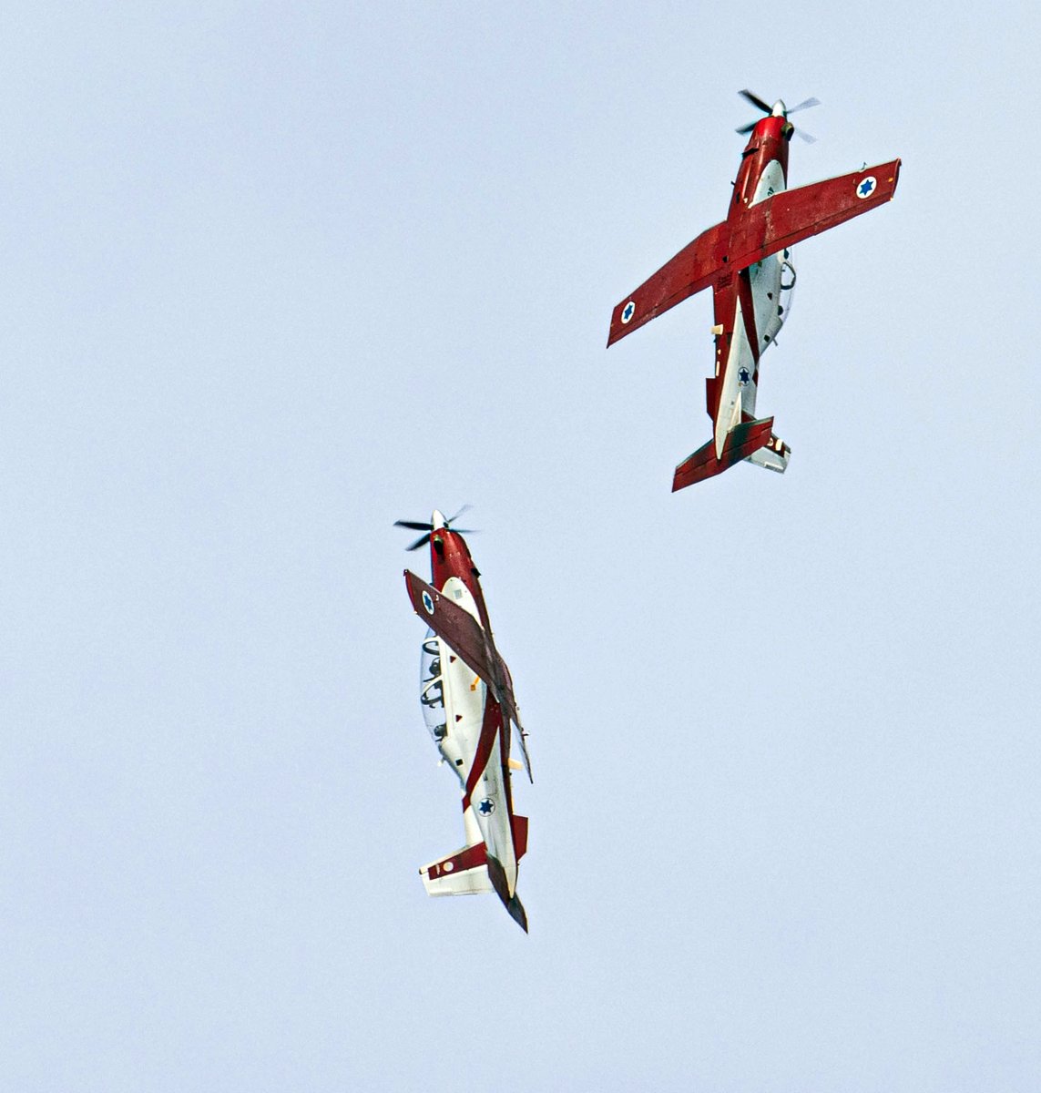anthonyhershko's tweet photo. Wings over the north
Part 3
The aerobatic team
Beechcraft T-6 Texan II
#Airshow #beechcraft #t6 #texanii #topgun https://t.co/giW0M0oDsA