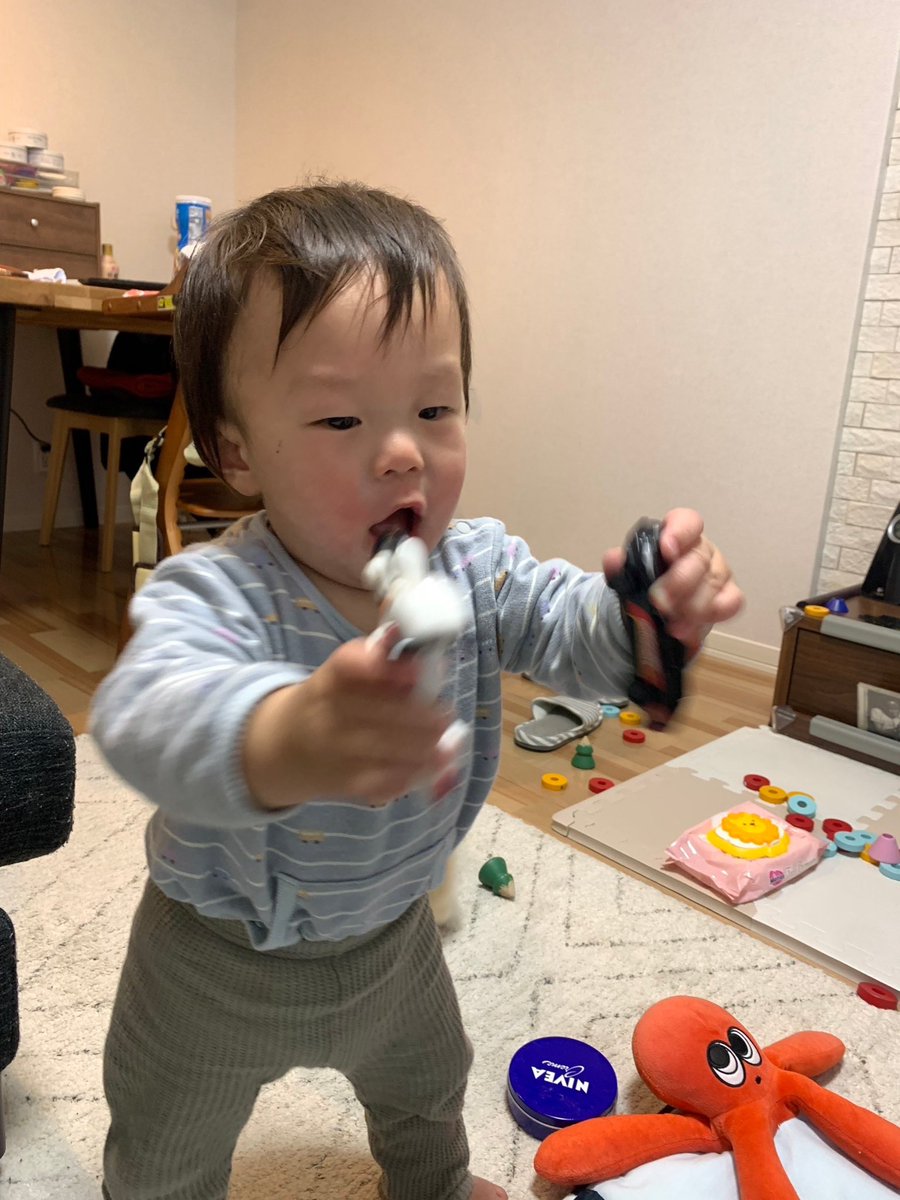 mami_kitagawa's tweet photo. 昨日は産まれてはじめて夜中１回しか起きなかった息子…🥹母は背中に羽が生えております🧚‍♀️
お昼寝タイムに息上がるくらい運動して離乳食もりもり料理して、一緒に遊びながら2時間勉強して家事も捗りまくり。児童館でも元気に遊べたな〜😌まだまだ体力ある！睡眠ひとつで人生変わるわ🥺 https://t.co/dyW7ogfL9h