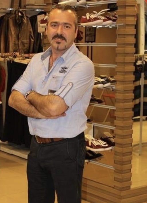 DoanTrker4's tweet photo. İzmir EYTDerneğimizin kurucu üyelerinden ve yönetim kurulu üyemiz Serdar Çakıcı’nın Vefat haberini büyük bir üzüntüyle öğrenmiş bulunmaktayım.
Genç yaşta bir kardeşimizi daha kaybettik 
Serdar Kardeşime Allah’tan rahmet Ailesine ve tüm sevdiklerine baş sağlığı,sabırlar diliyorum https://t.co/WLO576LEmW