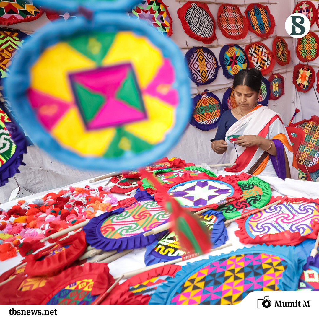 tbsnewsbd's tweet image. Keeping the tradition alive

Photo: Mumit M/TBS

#handfan #handfans #traditionalcraft #traditionalproducts #traditionalhandfan #tbsphoto #TBSNews