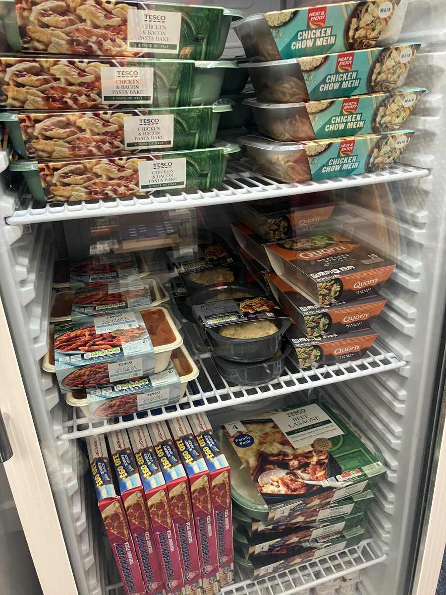 mediacityhub's tweet photo. Our #CommunityFoodStore is back open today - we're open now until 2pm for all existing members. We have lots of stock in our fridge, freezers and shelves - see you all soon! #Salford #ReduceFoodWaste #Ordsall #Community #OasisUK https://t.co/9LdzOQUXZ4