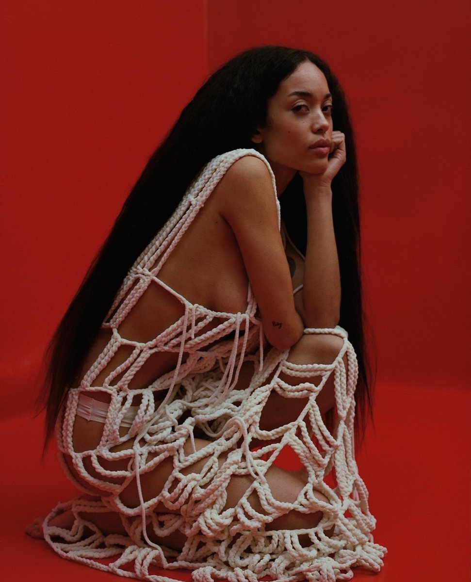"Red red red" is out now on @nastymagazine

Photography: <a href="/studio/">Studio.Design</a>.barton
Styling: @thisisraquelbencomo
Makeup/Hair: @sebastian_salas_rodriguez
Lighting: @jaycop_jr
Set: Andy Bothwell
Model: <a href="/celine/">doll</a>.tyson @mintartistmanagement

Full story on nastymagazine.com
