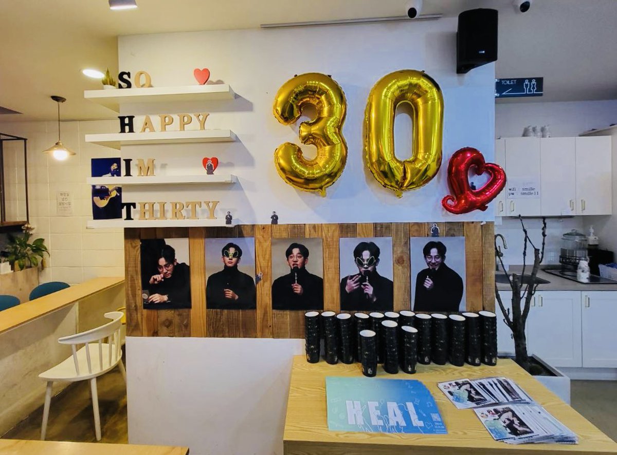 farmer_therose's tweet photo. 도준이오빠 생일ㅊㅋㅊㅋ😍
호랑이(?) 넘 귀엽네요….
@parclassic 

#TurnedClassicParclassic
#Happy30thDojoonDay
#해피도준데이
#더로즈 #TheRose #도준 #박도준 #DooJoon #ParkDoJoon https://t.co/huZScwCVMR