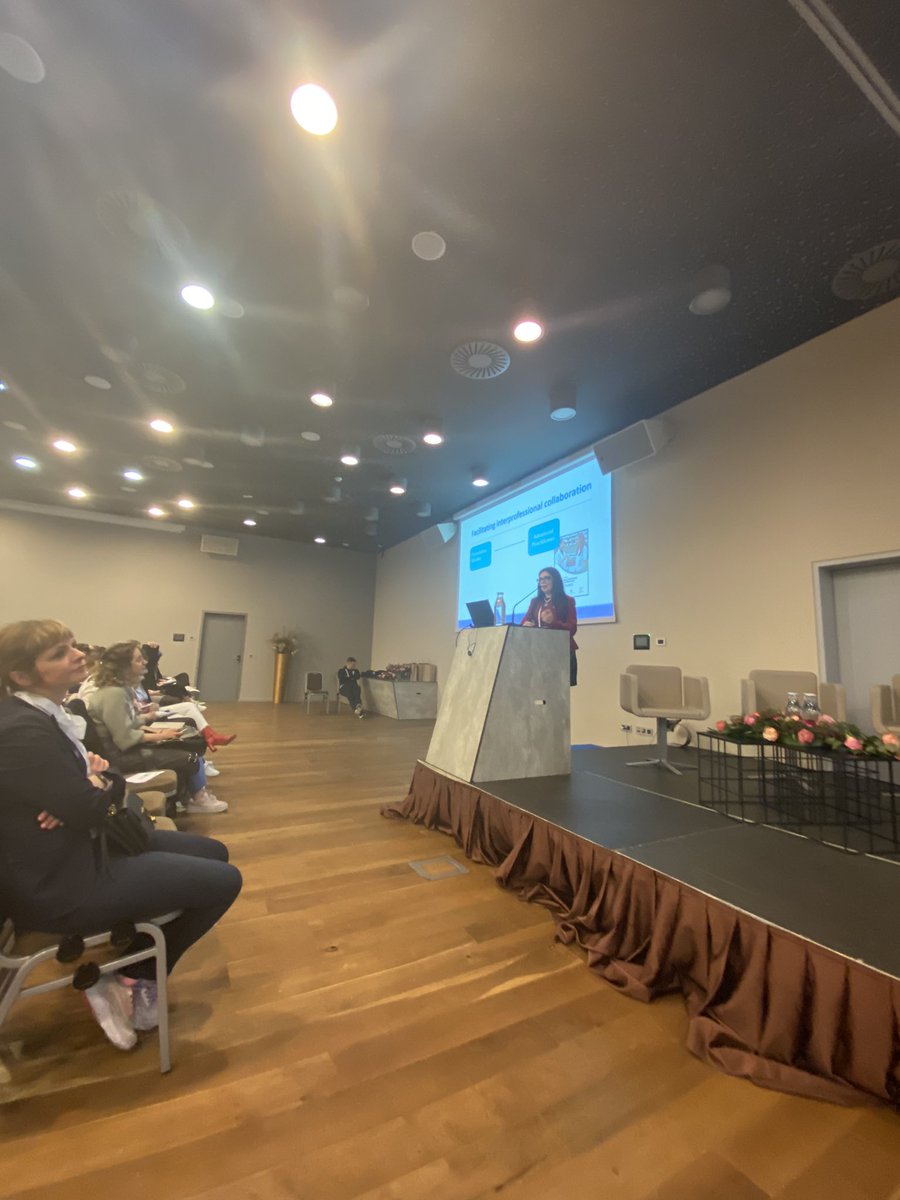 #EPSAAC23 | 🗣️ <a href="/LilianAzzopardi/">Lilian M Azzopardi</a> is highlighting that #interpofessional education leads to a skills mix development and competences that support evolvement of collaborative practices in different #pharmaceutical settings when graduates join the pharmaceutical workforce.