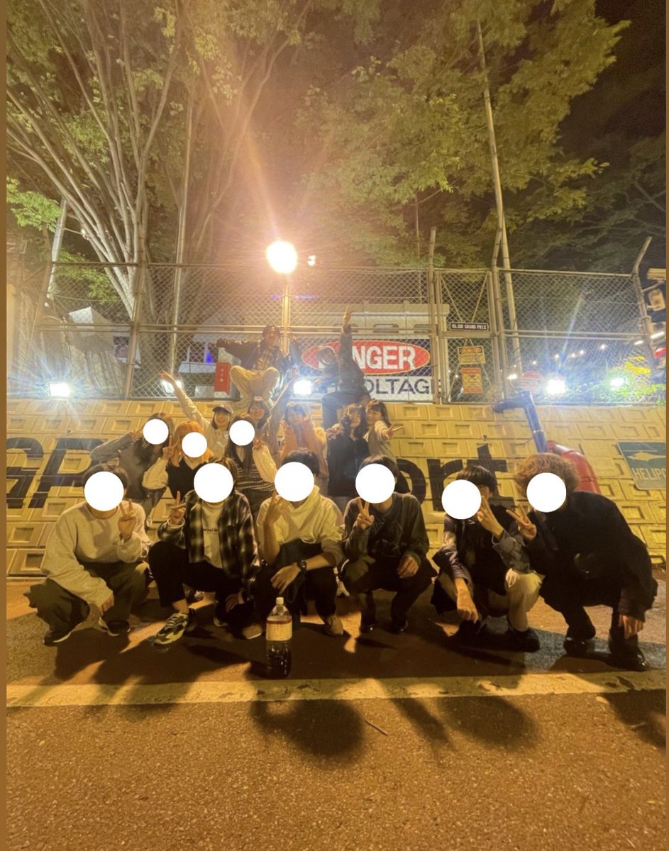 FLAT_2026's tweet photo. FLAT新歓第3回はみんなで大慶園に行きました✊🏻
この新歓でFLATに入ることを決めてくれた子もいて最高に嬉しかったよ〜❤️‍🔥
FLATに入りたい、興味のある子はぜひTwitterに反応、上級生にLINEしてね❕ https://t.co/RJXYjJJ1i1
