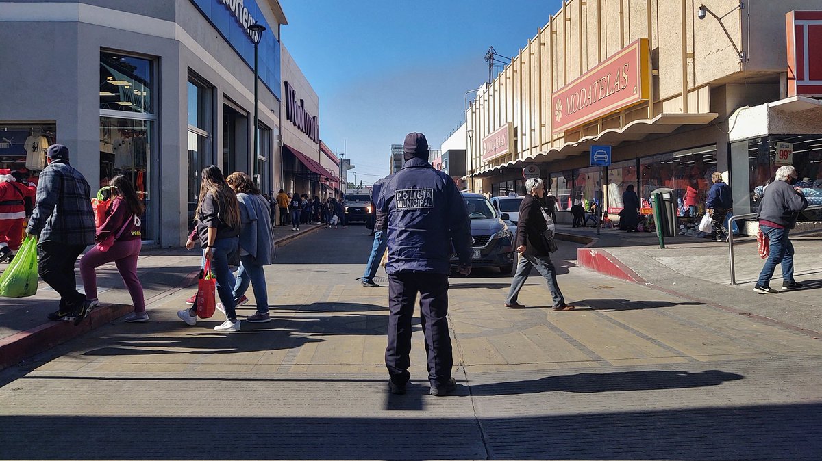 shapeofstreets's tweet photo. #streetphotography #somewhereinhmo https://t.co/SDnBADh63Y