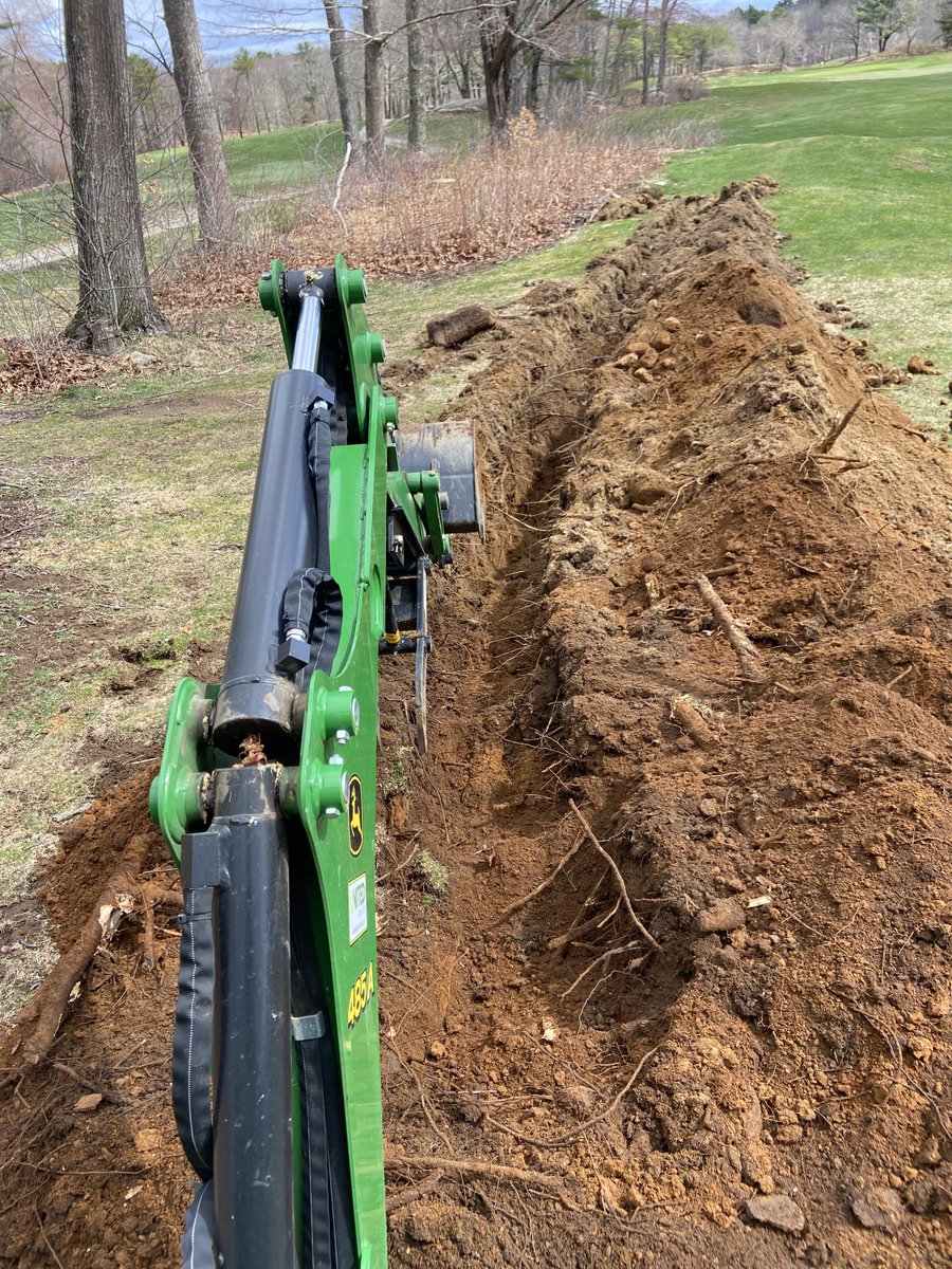 supercncc's tweet image. Trying out some root pruning around the green on 16. We’re getting tree root encroachment into the collar. If this doesn’t work we’ll do more basal pruning this winter
