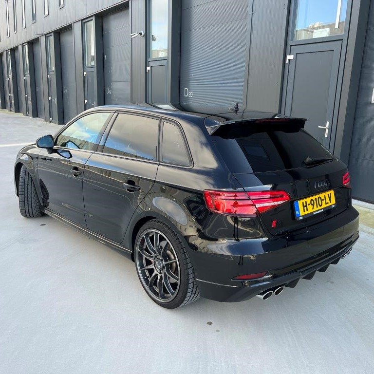 LeaseRoute's tweet photo. Hoe kun je in deze dure tijd besparen op je leasekosten? Simpel: Neem een bestaand leasecontract over!

Een greep uit het actuele aanbod overnameauto's:

- Kia EV6
- Peugeot e-208 + e-2008
- Polestar 2 (2x)
- Mazda MX-30
- Audi S3

Bekijk de auto’s via: https://t.co/tN4qHea1vE https://t.co/IwwbgOMRye
