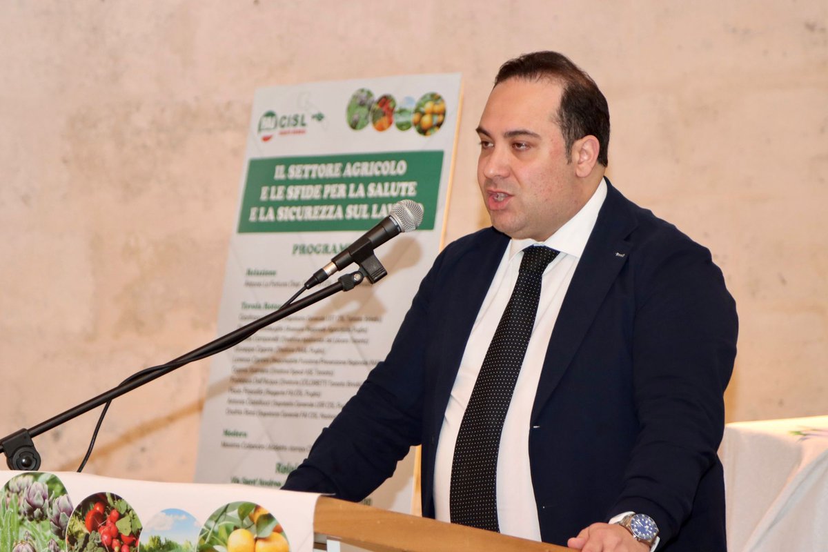 fai_cisl's tweet photo. #19aprile, con la relazione introduttiva del Sg @FaiTaranto Antonio La Fortuna, si apre il convegno dedicato alla #salute e #sicurezza sul #lavoro nel comparto #agricolo. Presente l'assessore @RegionePuglia Donato #Pentassuglia, interviene Sg #FaiCisl @OnofrioRota https://t.co/aUfOj8Z26N