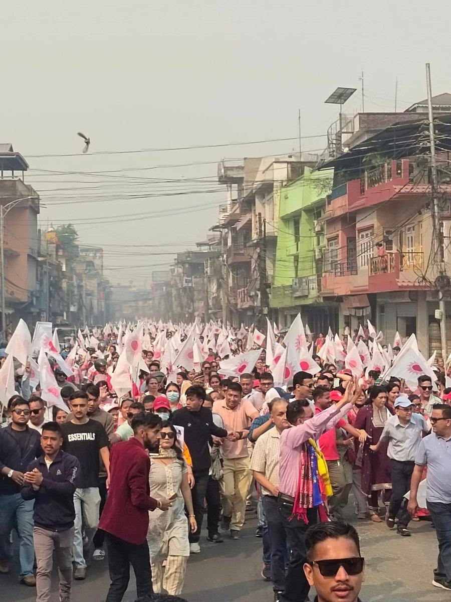 pashupatiktm's tweet photo. आयो आयो एमाले आयो ! https://t.co/B6UBv4ZC27