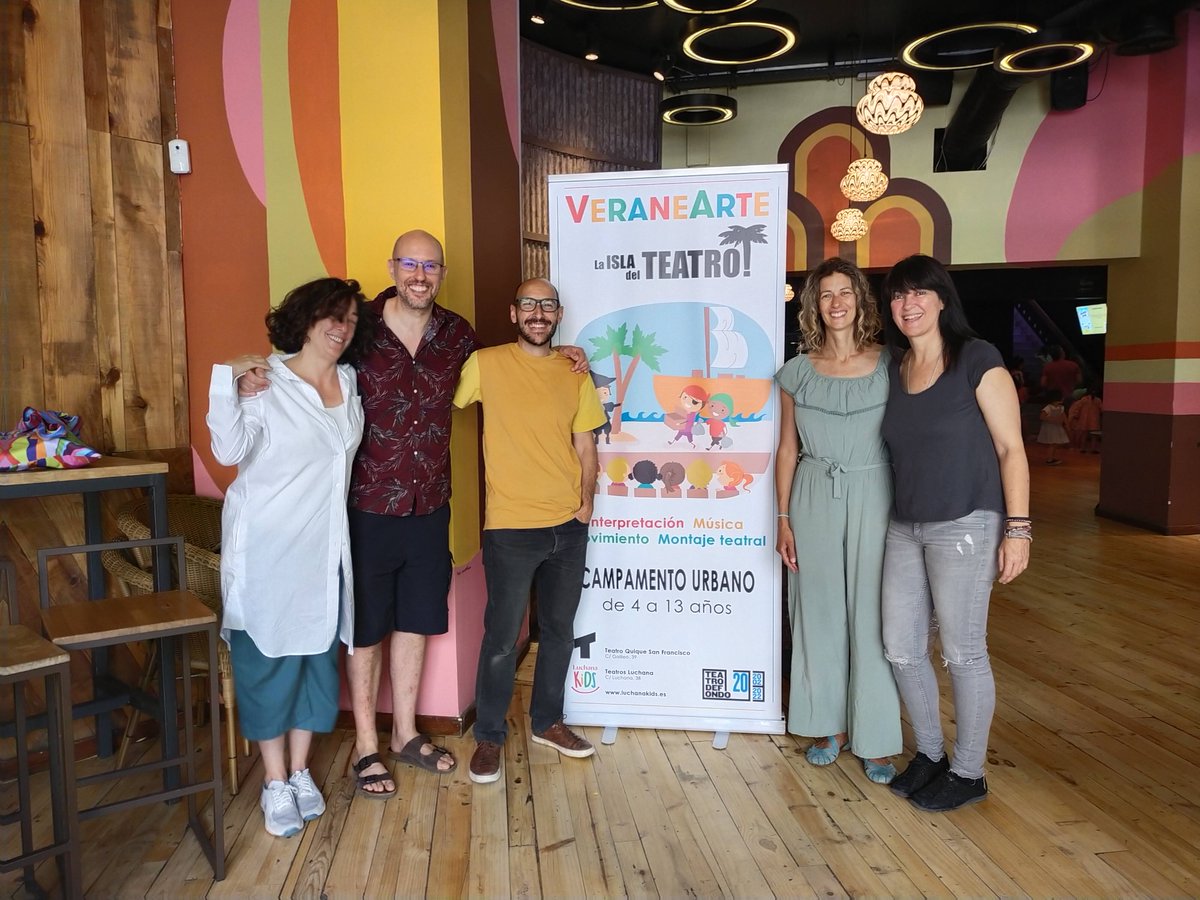 teatrodefondo's tweet photo. ATENCIÓN! Abiertas las inscripciones para la 6 Edición de nuestro #Veranearte #LaIslaDelTeatro en @TeatrosLuchana y @teatroQSF
Si tienes peques entre 4 y 13 años y les gusta el teatro, la música, el cine... a correr que los grupos se llenan!
👇🌟
https://t.co/r5PviqaU8b https://t.co/O05MQa2P33