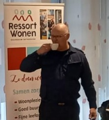 Maandagmiddag 25 april is er weer brandweer spreekuur in de bibliotheek in Capelle aan den IJssel. 
Van 13.00 tot 14.30 uur.
Dit is tevens mijn laatste keer, maar mijn opvolgster Marlies zal er ook zijn.