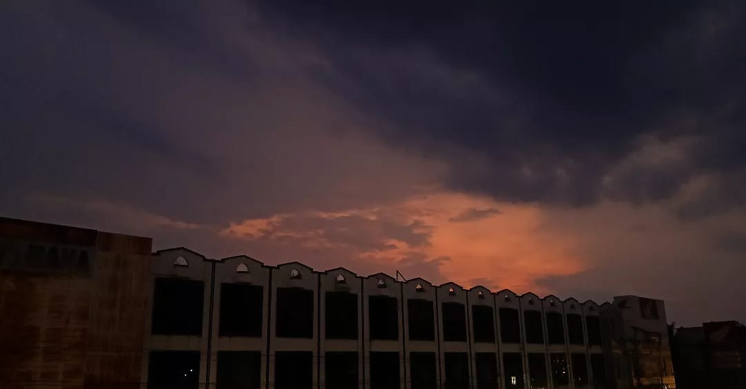 Semakin didepan.

#skyphotographylovers #astrophotographer #astropile #asturias #lookmyfeed #fypfoto #viralphotography #yamaha #yamahaalfaindonesia #yamahasemakindidepan #sunsets