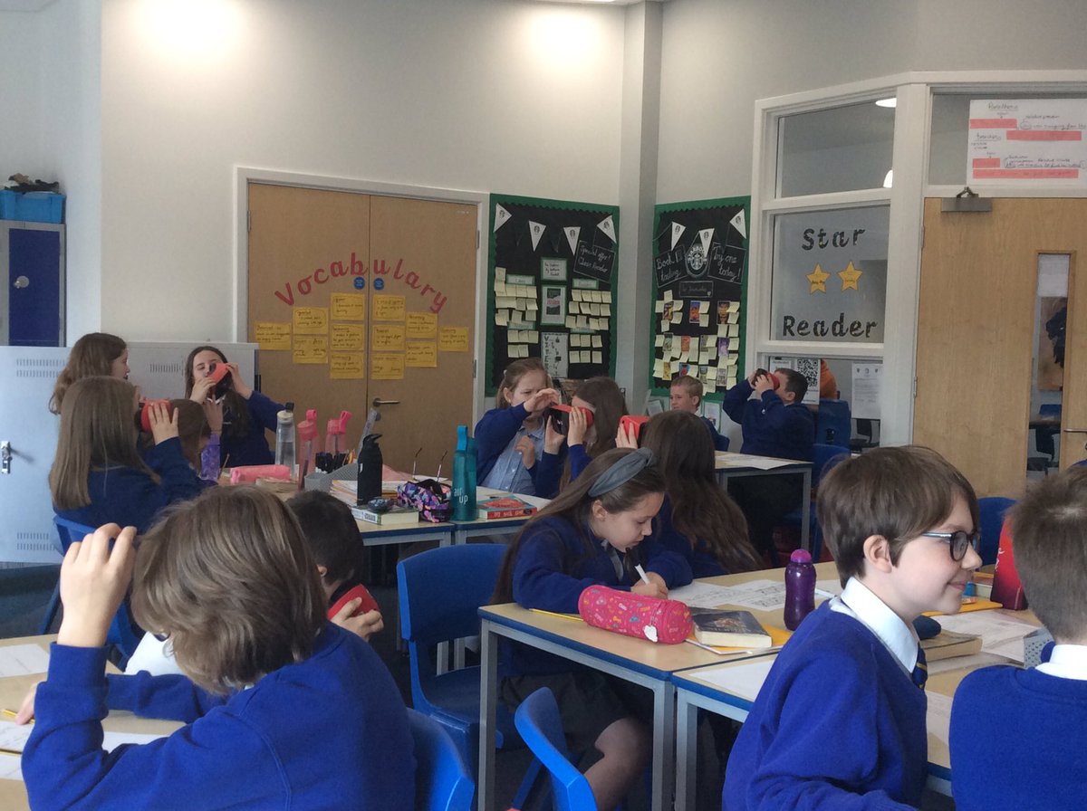 Year 5 and 6 are on their travels again. This term we’re using @redboxvr to visit famous landmarks in North America to inspire our writing. All from the comfort of our classroom!