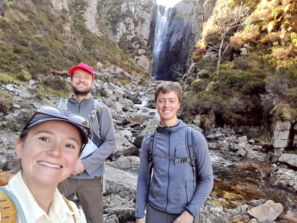 Claire Nichols (@tinyspacemagnet) on Twitter photo Chasing waterfalls (and <a href="/OxUniEarthSci/">Oxford Earth Sciences</a> undergrads) around NW Scotland with <a href="/lotofrocks/">Lot Koopmans</a> and <a href="/alexglipp/">Alex Lipp</a> Chasing waterfalls (and <a href="/OxUniEarthSci/">Oxford Earth Sciences</a> undergrads) around NW Scotland with <a href="/lotofrocks/">Lot Koopmans</a> and <a href="/alexglipp/">Alex Lipp</a>