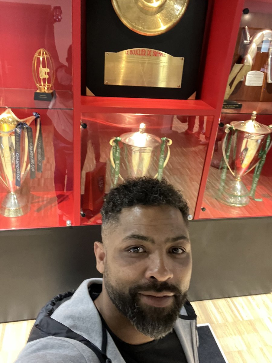 delonarmitage's tweet photo. @ASMOfficiel @RCTofficiel @top14rugby Bonne journée!😘 https://t.co/2ziV8q4hl9