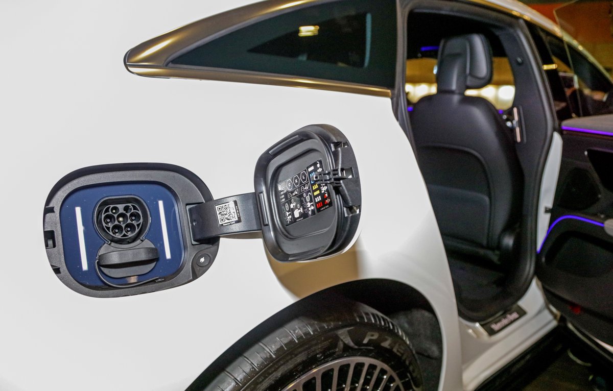 dstigovza's tweet photo. Some of the Electric Vehicles on exhibition at the Powering Alternative Mobility Indaba taking place 19-20 April 2023 at the Durban ICC. Here is the EQS and EQB EV's by Mercedes Benz South Africa
#PAMIndaba #eMobility #AlternativeMobility2023 #MakingSureItsPossible https://t.co/SfKDe4hmYD