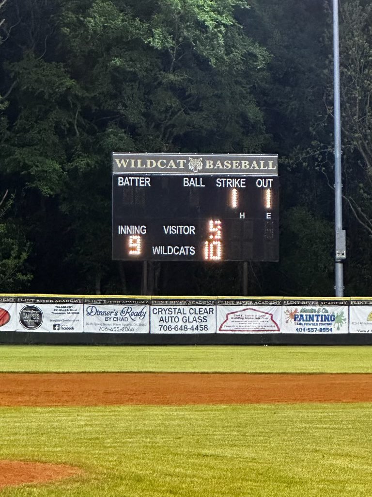 ⚾️⚾️⚾️WINNER⚾️⚾️⚾️

Cats WIN 10-9 in Classic Fashion over Crawford County with an Extra Inning Walk Off hit by Hunter Normandeau with 2 on in the bottom of the 9th❕

#FRAmily | #ProtectTheDen🐾