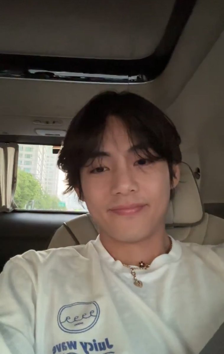 bonunzabonus's tweet photo. 🐯 ผมไม่ได้กำลังจะไปปิกนิคครับ แต่กำลังอยู่ระหว่างเดินทางกลับบ้านหลังจากไปออกกำลังที่บริษัทกับกินข้าวมาครับ แต่ใช้เวลาราวๆ50นาทีได้กว่าจะถึง(บ้าน)เลยว่าจะไลฟ์ไปด้วยครับ
🐯 กำลังคิดว่าจะแวะซักที่ แต่กะจะไลฟ์ไปจนกว่าจะถึงที่นั่นละกันครับ
🐯อา ผมดู The glory จบหมดละครับ! 
(©️btsinthemoment)