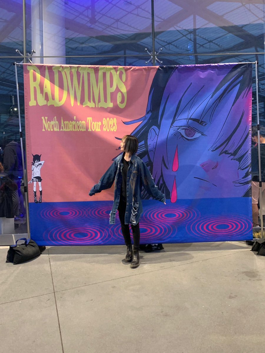 nc_rn733's tweet photo. RADWIMPS North American Tour 2023 in Los Angeles🇺🇸

原点回帰。
私の人生の伴侶であり生きる原動力の最愛のロックバンドにアメリカで会えた🌹ありがとう、愛してるよ！

#radwimps #RAD_NAtour2023 https://t.co/bn7jmYRzMr
