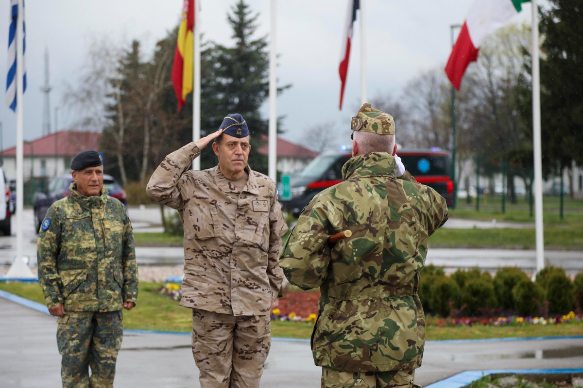 euforbih's tweet photo. Today, COM EUFOR Maj Gen Helmut Habermayer welcomed Lt Gen Francisco Braco Carbó, Commander of the Operational Command of the Armed Forces of Spain to Camp Bumtir. The visit was part of a wider visit marking the 30th Anniversary of the presence of the 🇪🇸 Armed Forces in BiH. https://t.co/jidXLCoIOv