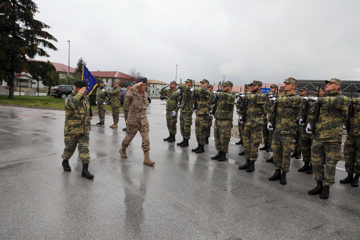 euforbih's tweet photo. Today, COM EUFOR Maj Gen Helmut Habermayer welcomed Lt Gen Francisco Braco Carbó, Commander of the Operational Command of the Armed Forces of Spain to Camp Bumtir. The visit was part of a wider visit marking the 30th Anniversary of the presence of the 🇪🇸 Armed Forces in BiH. https://t.co/jidXLCoIOv