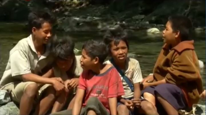 IWitnessGMA's tweet photo. Makalipas ang ilang taon, muling binalikan ni Kara David ang Sitio Naswak para kumustahin ang ngayo'y mga binata nang sina Erwin at Ligawon.
Naipagpatuloy kaya nila ang kanilang pag-aaral? O nanatili kaya silang nakatali sa dating nakagawian?
#IWitness
#BalikIlog https://t.co/eKVhOhJ1xx