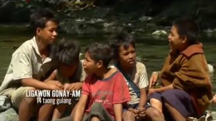 IWitnessGMA's tweet photo. Makalipas ang ilang taon, muling binalikan ni Kara David ang Sitio Naswak para kumustahin ang ngayo'y mga binata nang sina Erwin at Ligawon.
Naipagpatuloy kaya nila ang kanilang pag-aaral? O nanatili kaya silang nakatali sa dating nakagawian?
#IWitness
#BalikIlog https://t.co/eKVhOhJ1xx