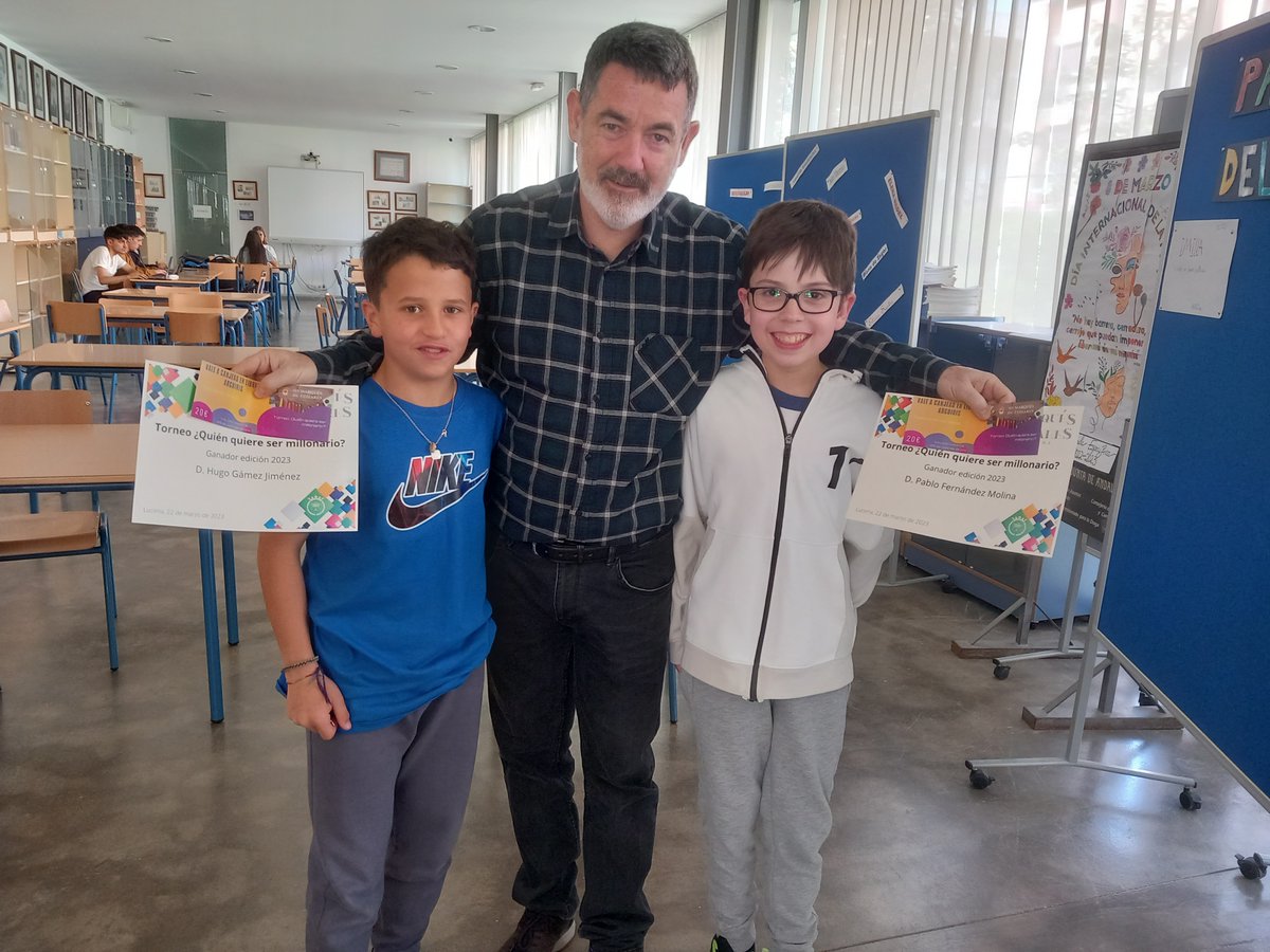 IES Marqués Comares tweet media