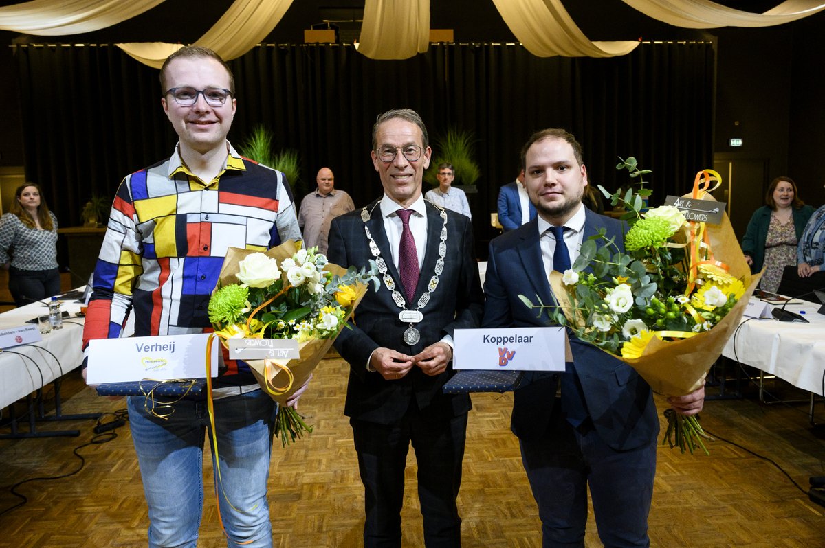 👏🏻 Op dinsdagavond 18 april zijn Christiaan Verheij (PRO Sliedrecht) en Laurens Koppelaar (VVD) benoemd en geïnstalleerd tot burgerraadslid van de gemeenteraad van #Sliedrecht. Van harte gefeliciteerd en wij wensen jullie veel plezier!