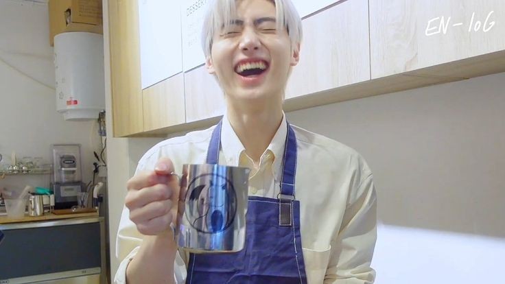 [ restarting ]

   hi, i’m riley but you can call me ry !

- not new to stantwt
- 07 liner, filo
- uses any pronouns | pansexual
- blink, engene, dive, midzy, my, once, bunny, fearnot, moa, stay, iE
- looking for interactive moots, any fandom is welcome 

♡ / ↺ to spread. tysm!