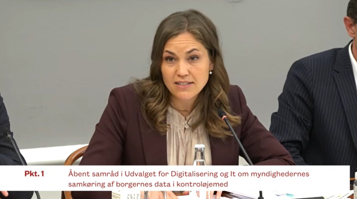 IDAdk's tweet photo. Vigtig udmelding fra digitaliseringsminister @marie_bjerre, der på samråd slår fast, at der er brug for at diskutere hvilke data, der er relevante at indsamle til kontrol af borgerne. Vi ønsker transparens og skarpere grænser for dataindsamlingen asap #offdig #dkpol https://t.co/U88fPQtxCe