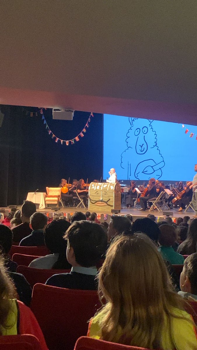 Penclawdd's tweet photo. 🎵We are super excited - #Pencpolarbears are at @SwanseaGrand for the @ABCofOpera #PencExp #Pencfun 🎵 https://t.co/UIfGbt8IuC