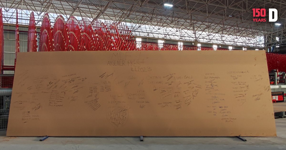 dieffenbacherDE's tweet photo. Congratulations to @starwoodas for producing the #firstboard on their new #Dieffenbacher #MDF line. We are proud to be your partner in this great project. All the best for the new plant! #Starwood #woodbasedpanels #moveforwardtogether https://t.co/vDo4jcBtRo