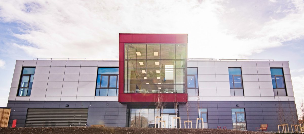 What a beautiful day for the opening of the shared @THinkUHI and @HIEScotland #LifeSciences Innovation Centre by Her Royal Highness Princess Royal. bit.ly/3GXqbTj @cityregiondeal @scotgovESIF