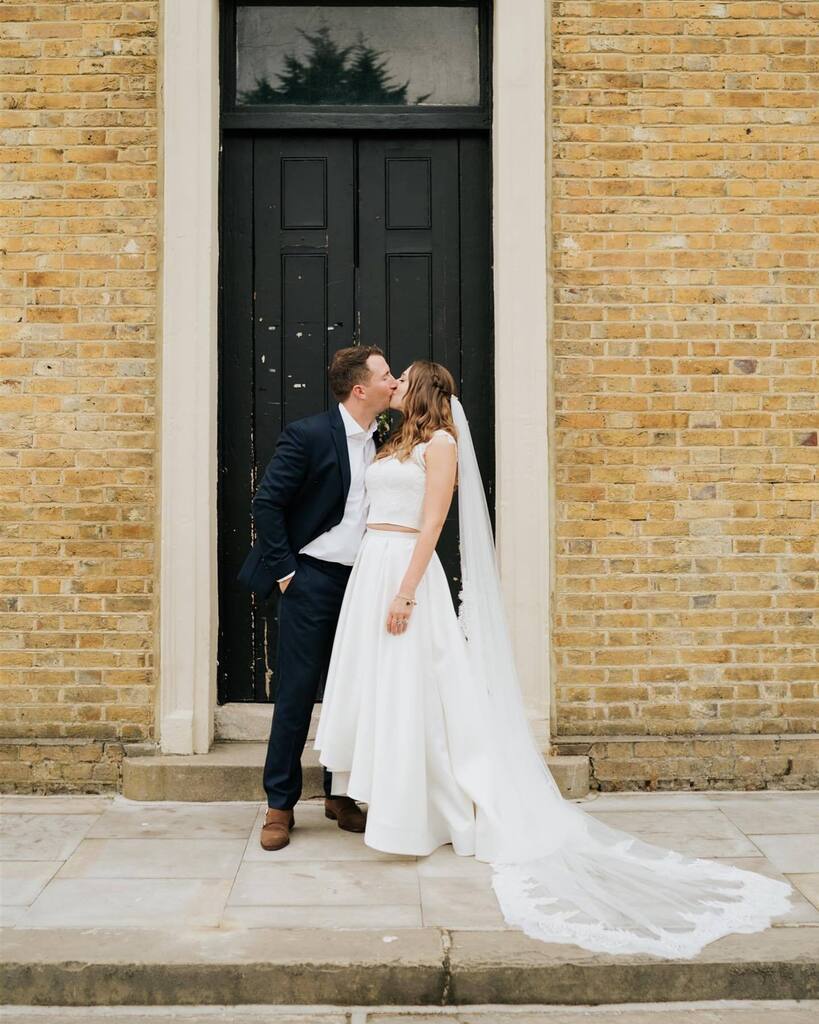 These babes are on the blog today 💕 The real-weddings-roll-out continues! As I continue to catch up and show you all my stunning weddings that never quite made it on to the blog for various reasons over the last few years! (Baby, covid, breast cancer… instagr.am/p/CrNkhG4M5xV/