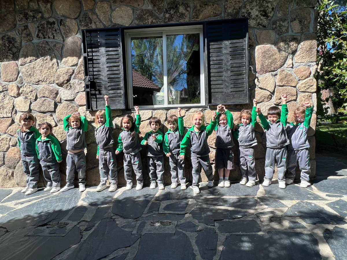 SalesianasESS's tweet photo. Los alumnos de infantil estuvimos el lunes en la Granja de los Cuentos. Conocimos muchos animales y visitamos el bosque encantado de la mano de un duende y un hada. https://t.co/Opk5Tl0xgy