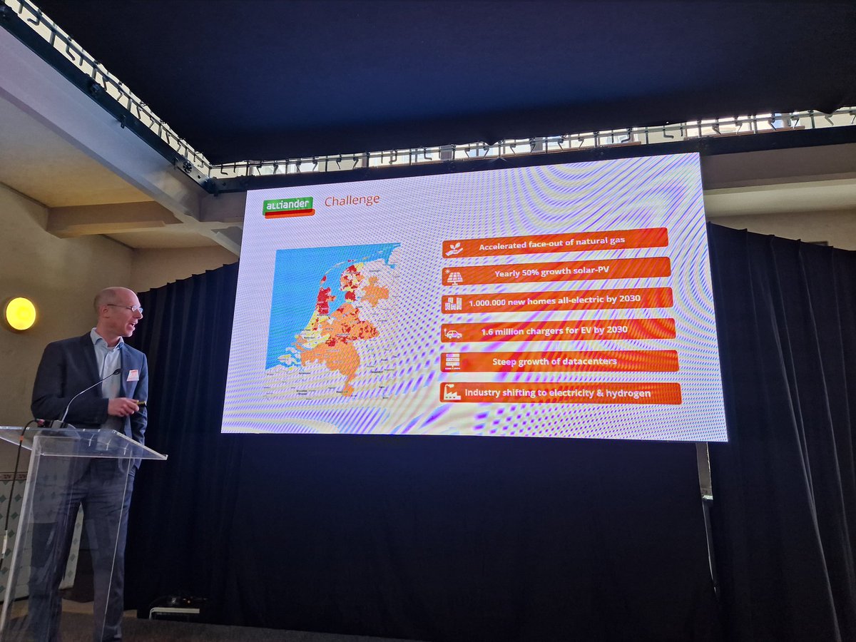 laurentschmitt's tweet image. Interesting @Alliander inputs at #SmartEnergySummit2023 recognizing #Grids for 2050 cannot be built to offer full capacity 24-7 at it will be too slow, non firm connections are the way forward ! @smartEnEU @DSOEntity_eu @ENTSO_E @csikow @MWorsdorfer @JMGlachant @SolarPowerEU