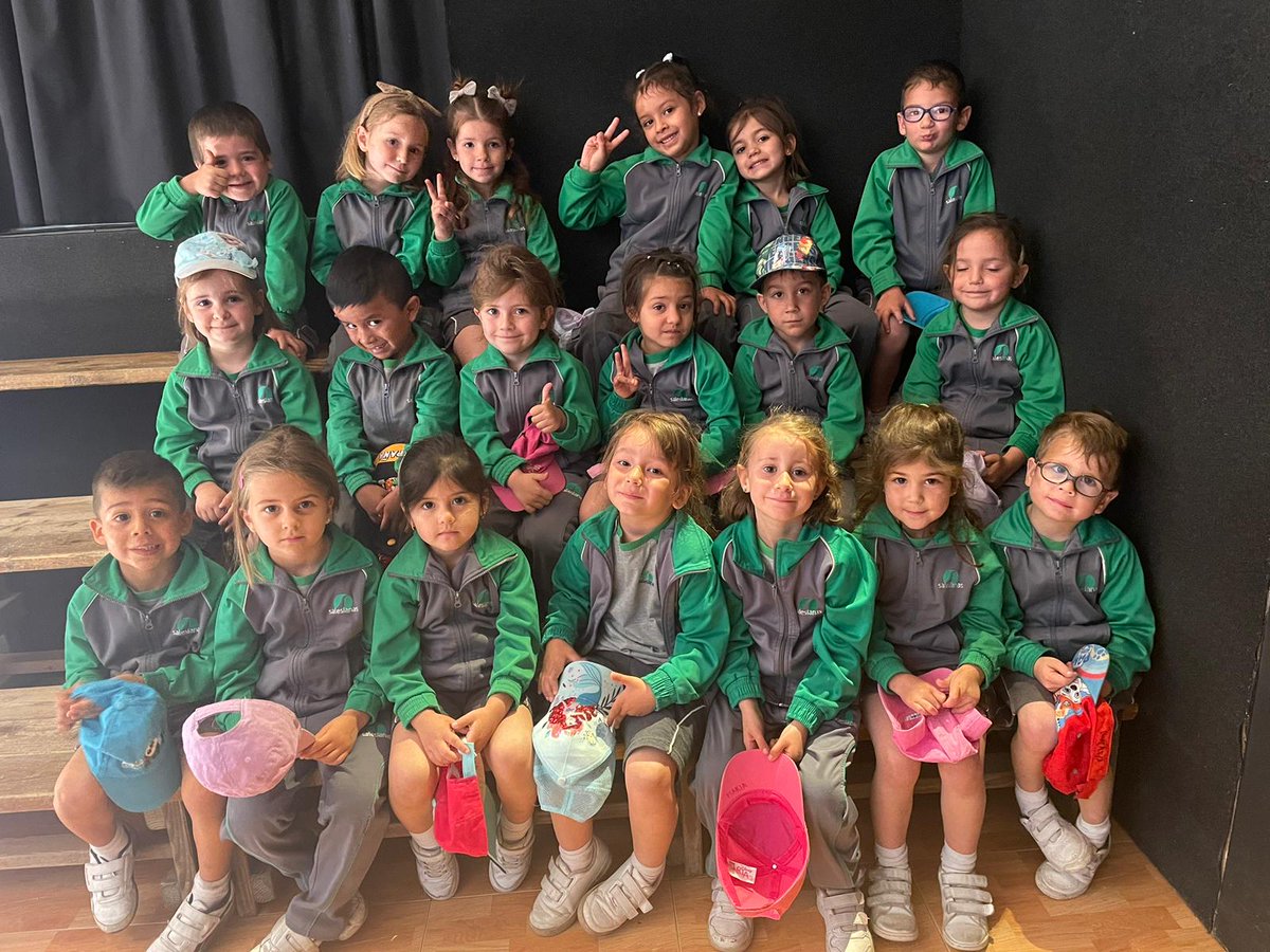 SalesianasESS's tweet photo. Los alumnos de infantil estuvimos el lunes en la Granja de los Cuentos. Conocimos muchos animales y visitamos el bosque encantado de la mano de un duende y un hada. https://t.co/Opk5Tl0xgy