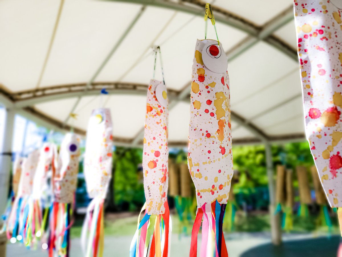 lfitokyo's tweet photo. DES #CARPES EN PAPIER EN #MATERNELLE
Les maternelles du #LFITokyo ont célébré la #journéedesenfants en confectionnant de superbes carpes en papier #koï en #japonais.
Cette #tradition fait partie de la fête de #Kodomonohi, un #jourférié célébrant tous les enfants.
1/2
@aefeinfo https://t.co/lHwAx4Pwqt